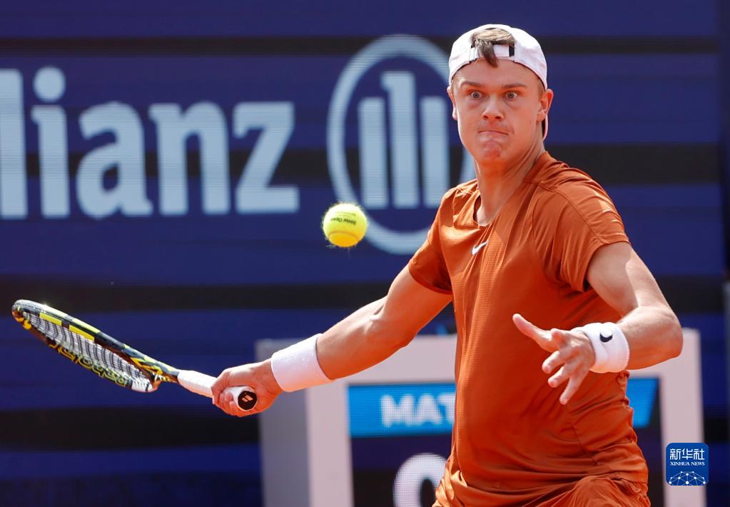 她凭借稳定 她凭借稳定